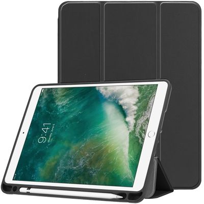 Cazy TriFold Hoes met Penhouder geschikt voor iPad 9.7 2017 (5th Gen)/iPad 2018 (6th Gen) - Zwart