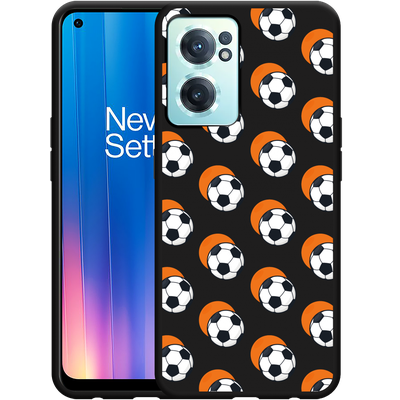 Cazy Hoesje Zwart geschikt voor OnePlus Nord CE2 - Soccer Ball Orange