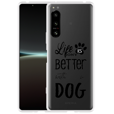 Cazy Hoesje geschikt voor Sony Xperia 5 IV - Life Is Better With a Dog Zwart