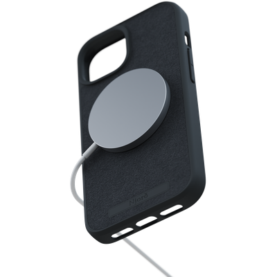 Njord Collections Hoesje geschikt voor iPhone 15 - Suede Comfort+ - 2m valbescherming - Duurzaam materiaal - Zwart